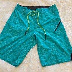 Lululemon El Current II Board Shorts